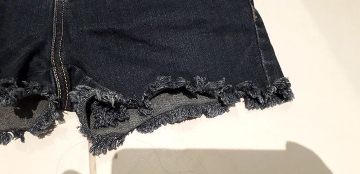 Short en jean bleu marine - photo numéro 2