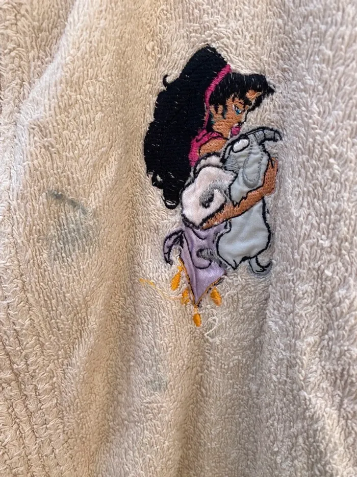 Peignoir fille Disney 6 8 ans robe chambre esmeralda bossu notre dame Quasimodo - photo numéro 4