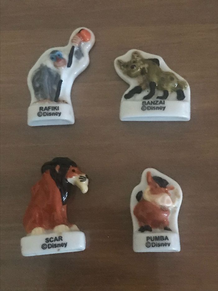 4 fèves Le Roi Lion
