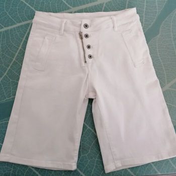 Short blanc boutonné taille S