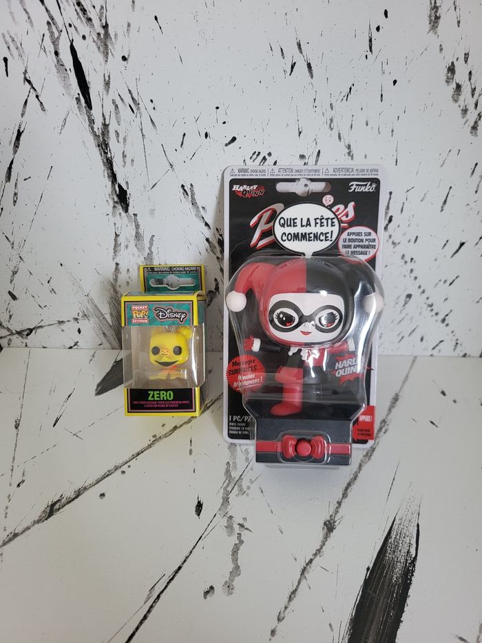 1559 - Lot Funko popsies et keychain
