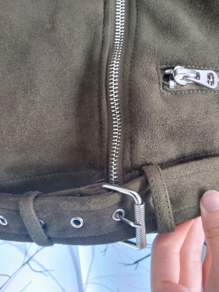 Superbe veste perfecto femme kaki effet suédine taille S - photo numéro 4