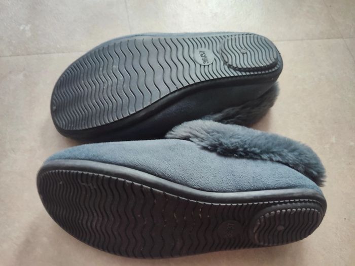 Chaussons, pantoufles fourré grise 36/37 - photo numéro 3