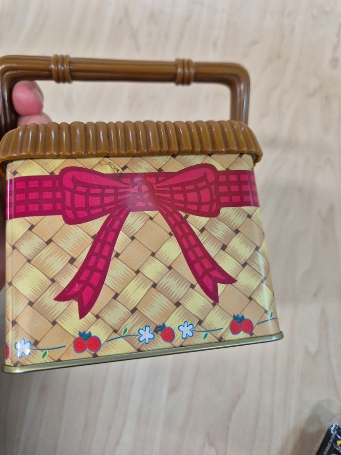 Boîte métal Tokyo Disney Resort : Panier de fraises Minnie - photo numéro 6