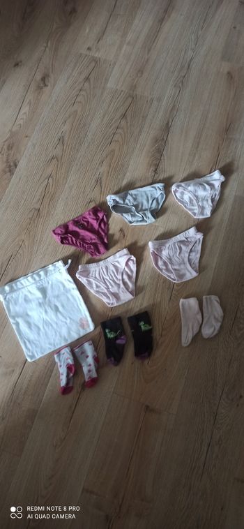 Culottes et chaussettes 2 ans