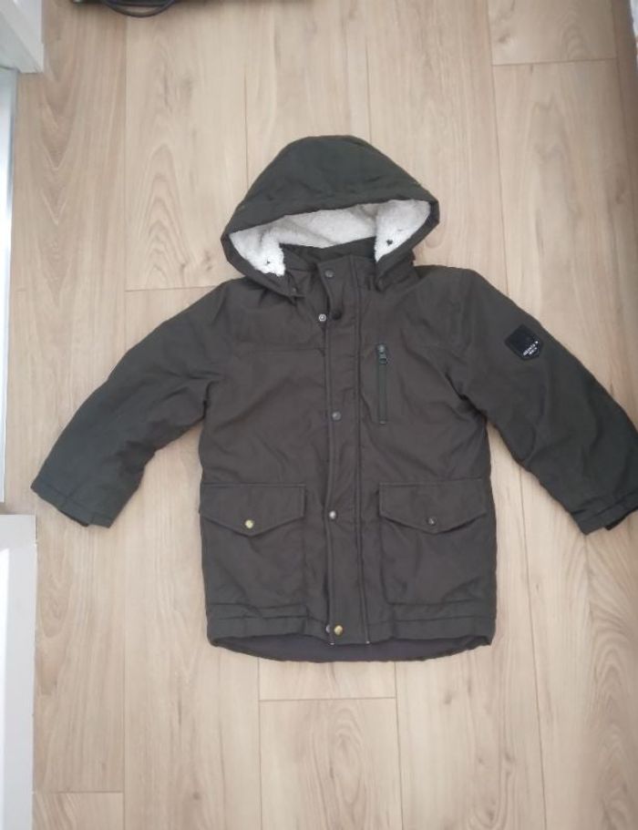 Manteau kaki avec fourrure