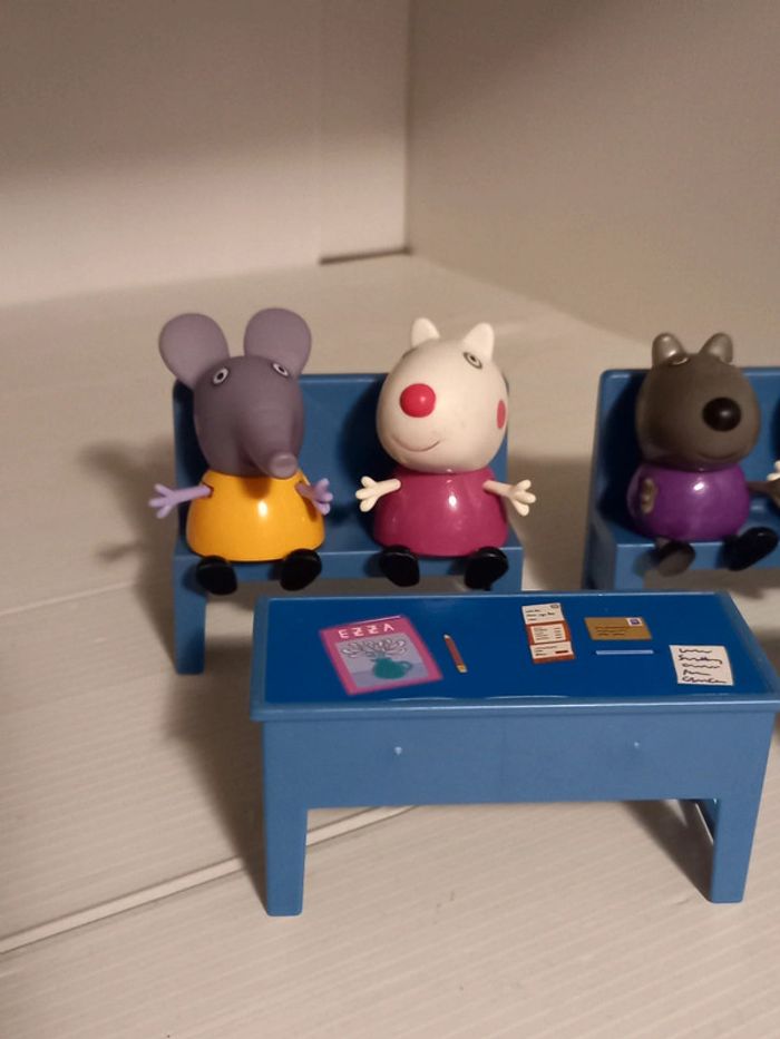 Peppa pig salle de classe - photo numéro 2