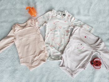 Lot 3 bodies manches longues