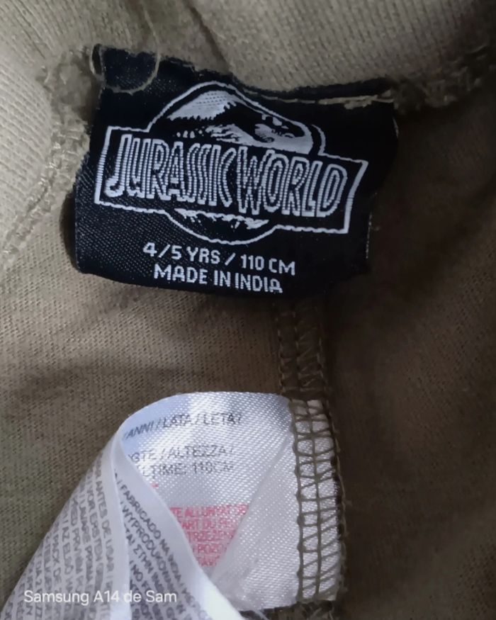 Short jurassic world 4-5ans - photo numéro 3