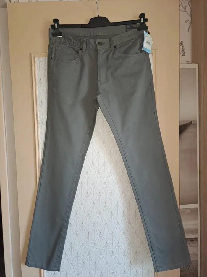 Pantalon homme gris neuf avec étiquette slim fit 40 France (44 Italy) Pizza Italia qualité