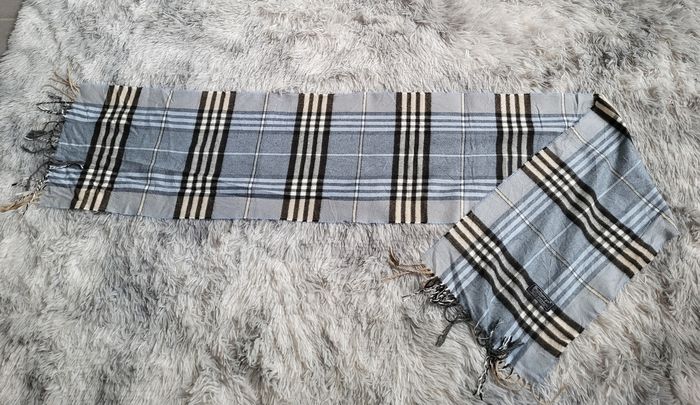 🧣💙 Écharpe Vintage Burberrys of London – 100% Laine d’Agneau – Made in England 💙🧣 - photo numéro 4