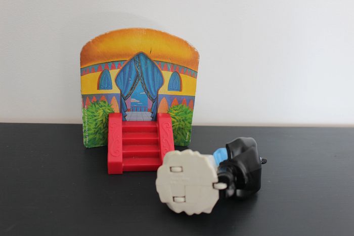 Figurine Génie Aladdin Disney McDonald's 1990 - photo numéro 2
