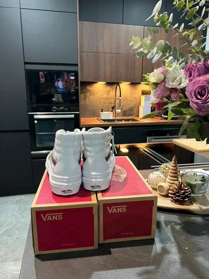 Vans Neuves Taille 37 - Confort et Style, Jamais Portées! - photo numéro 4