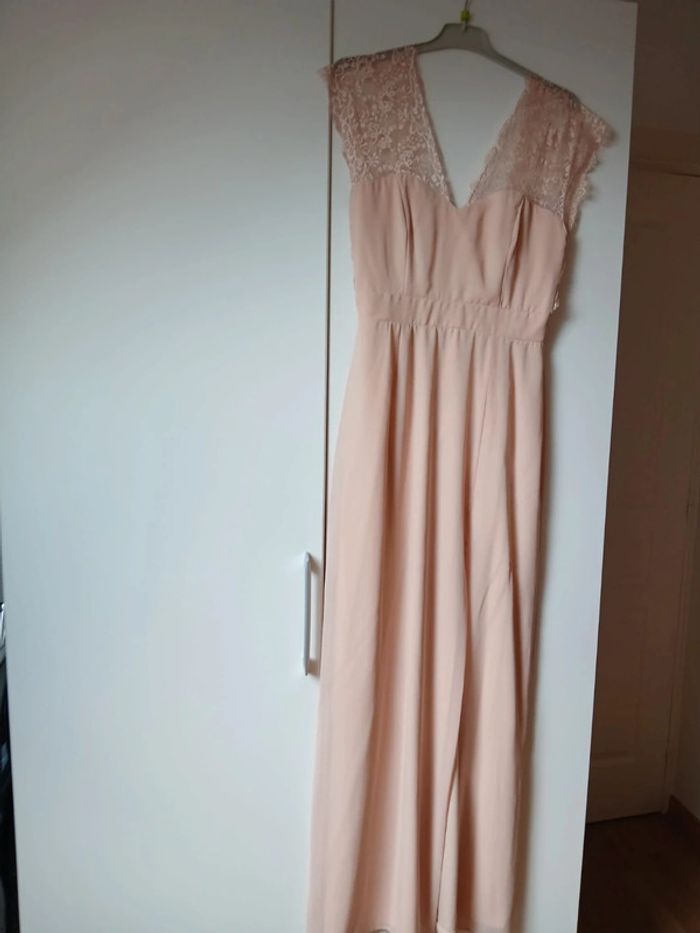 Robe longue cérémonie rose poudré marque Asos en taille 38. - photo numéro 2
