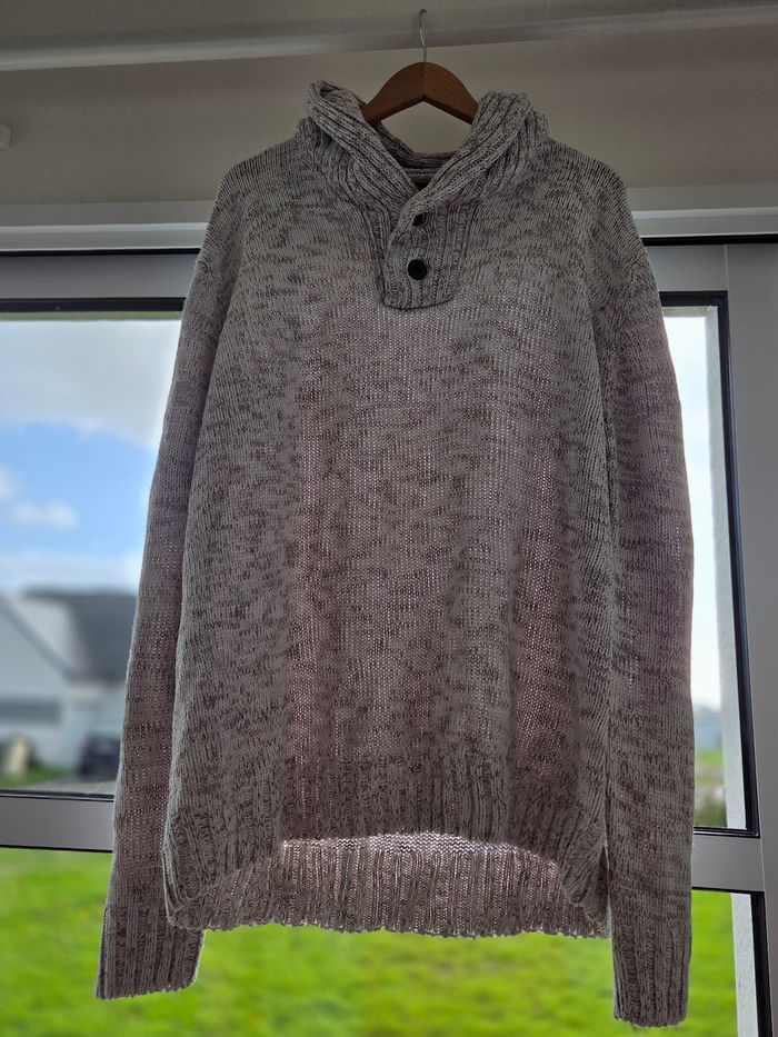 Pull blanc et beige