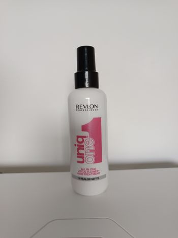 Soin capillaire cheveux secs et abîmés "Uniq One" parfum fleur de lotus Revlon Professionnel