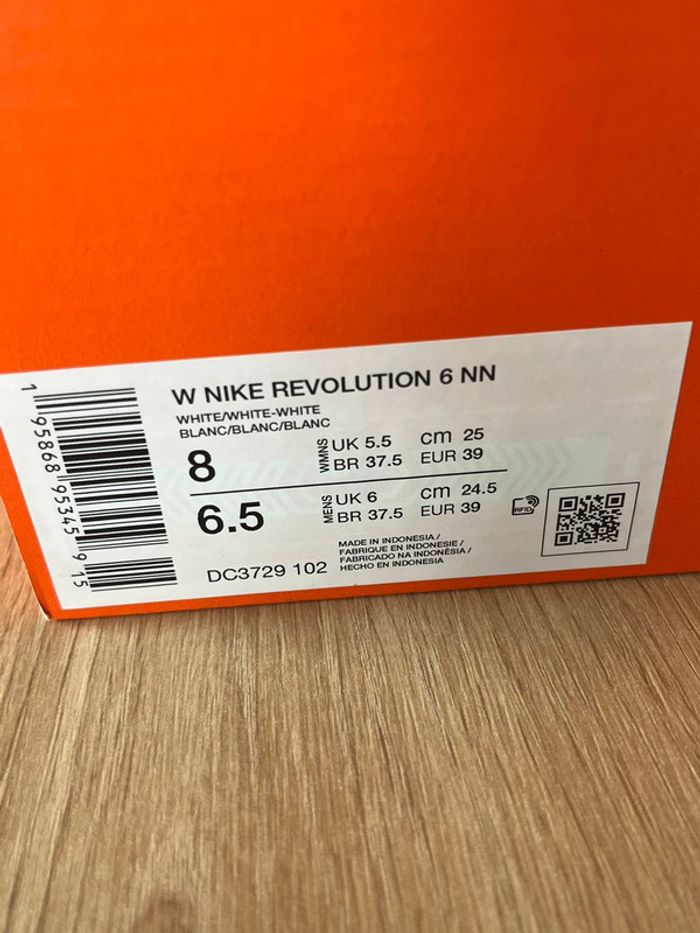 Baskets , Nike , Blanches , Femmes , Taille 39 , neuves - photo numéro 11