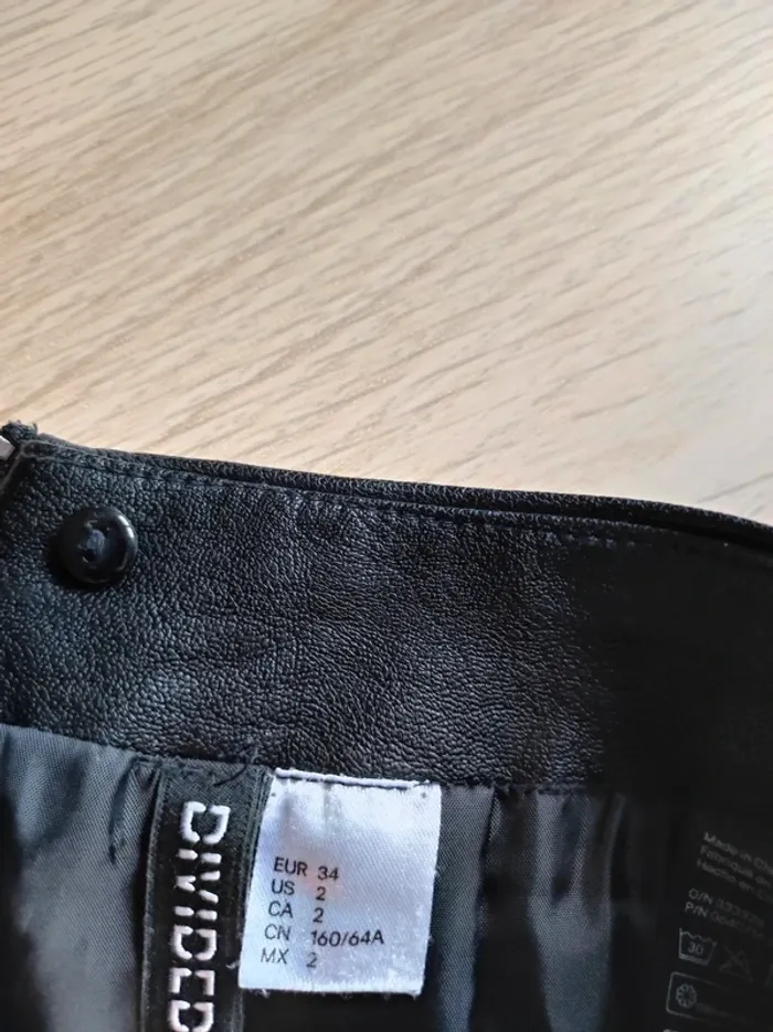 Mini jupe simili cuir H&M XS - photo numéro 6