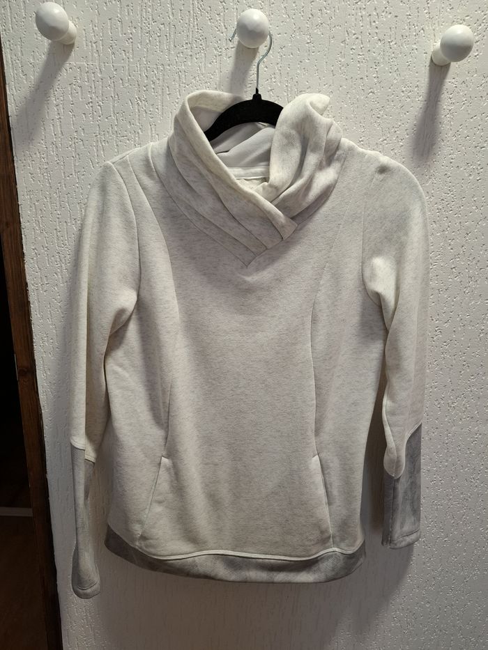 Beau sweat chaud de randonnée femme Quechua S poche ventrale + sous poche sécurisée comme neuf