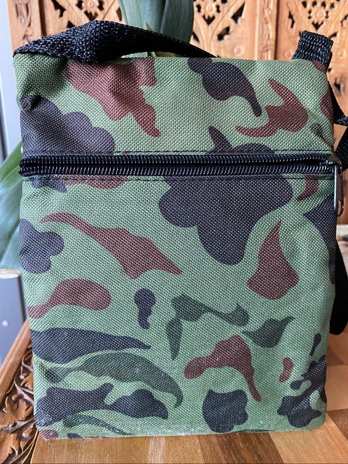 Pochette 4 compartiments motif militaire avec sangle - photo numéro 2