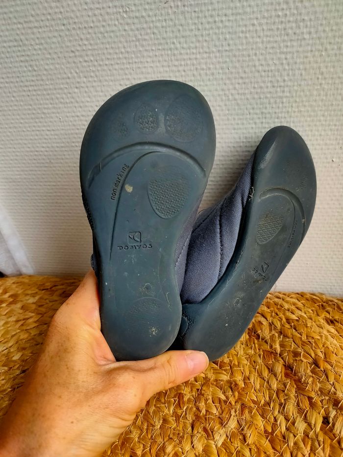 Chaussons souples Baby gym Decathlon taille 24 - photo numéro 8