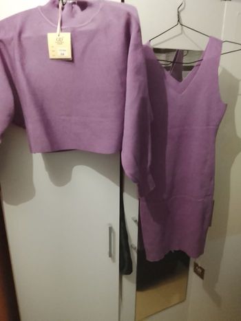 Pull et robe courte sans manche 