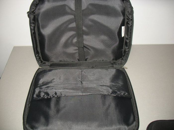 SACOCHE POUR PC NOTEBOOK NOIRE "BASE XX" - n°01 - photo numéro 3
