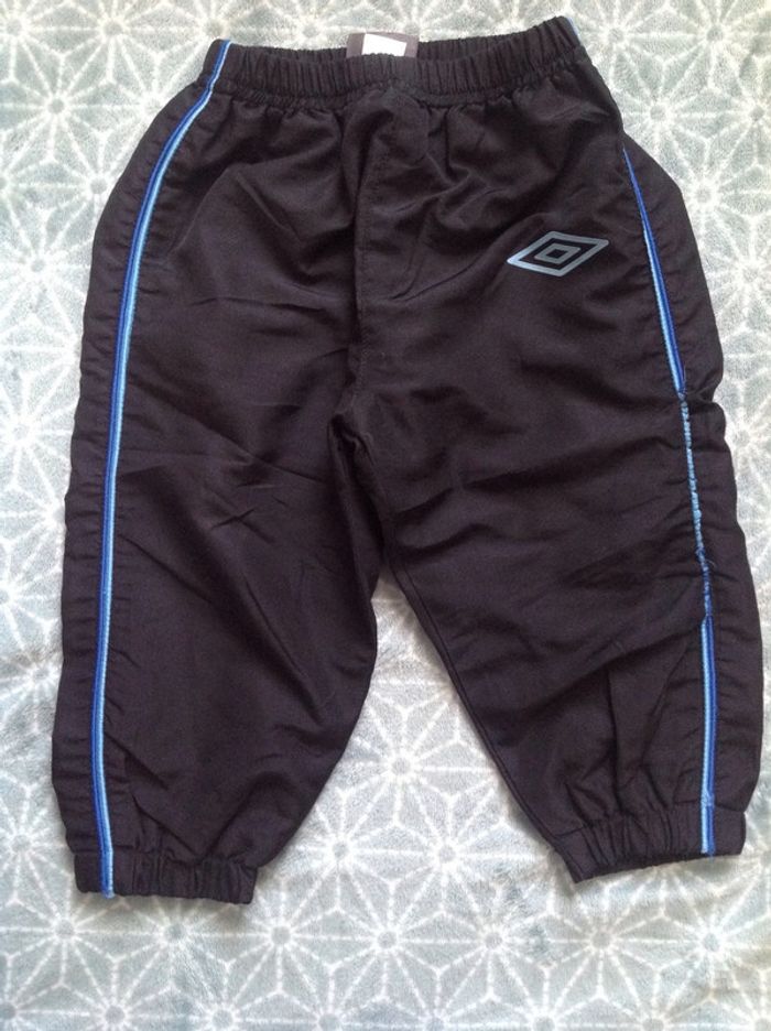 Ensemble jogging Umbro 12/18 mois - photo numéro 2