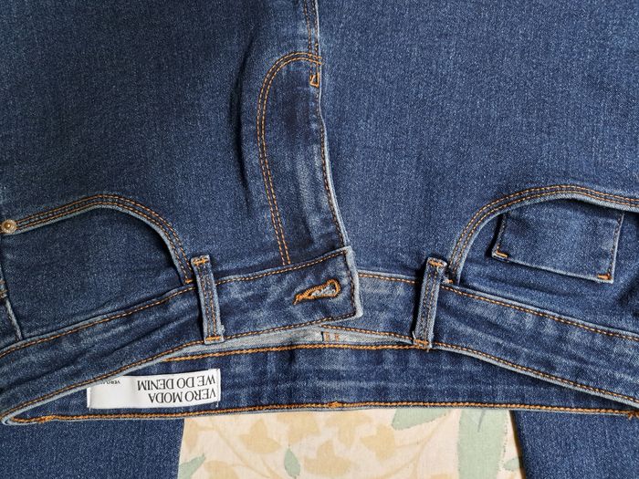 Jean neuf - photo numéro 2