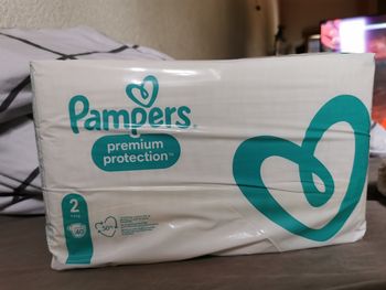 Couches pampers taille 2