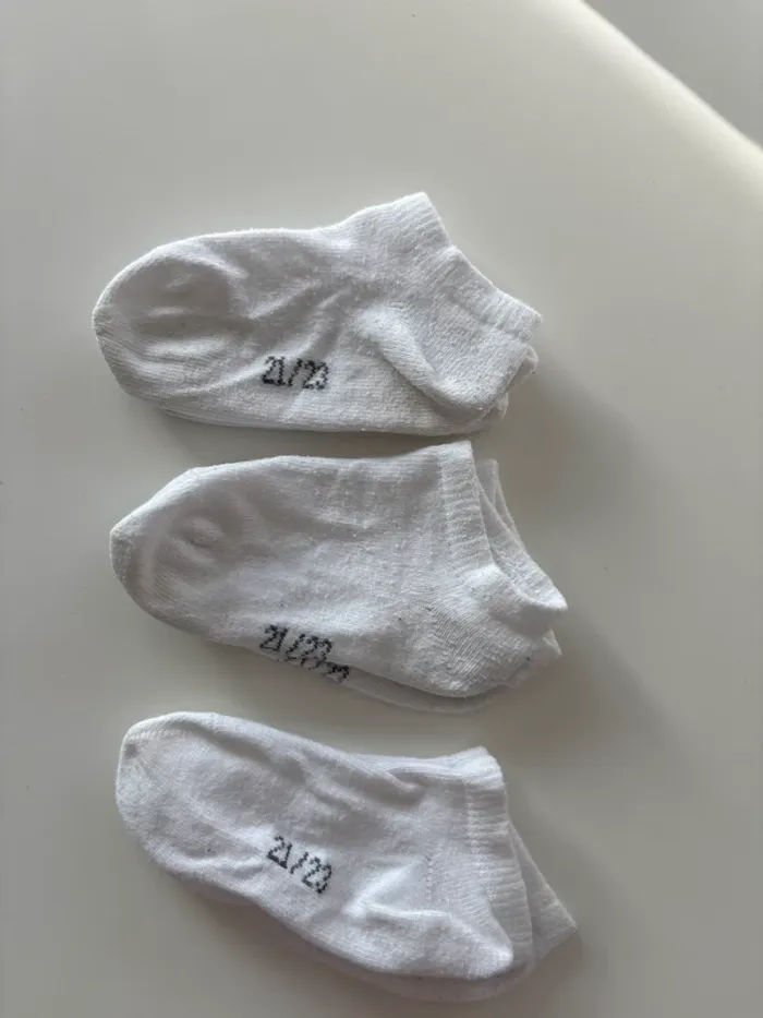 Lot 3 paires chaussettes blanches bébé 21/23 - photo numéro 2