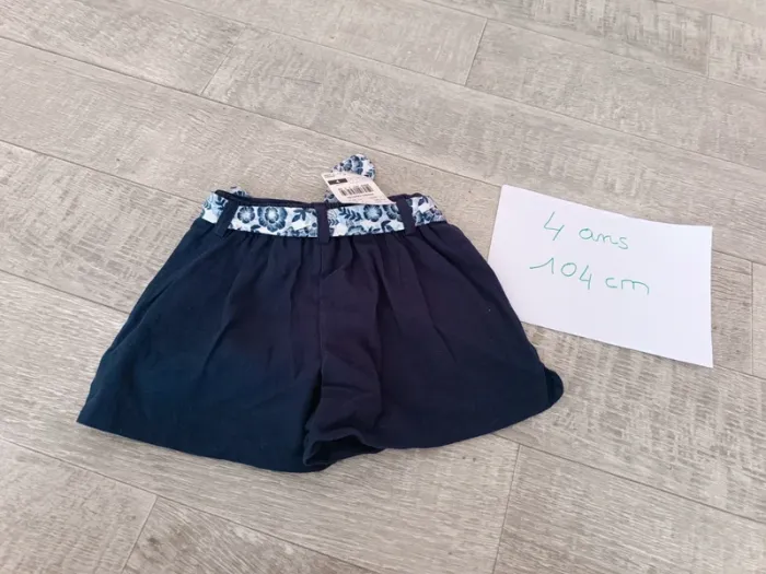 Short Lulu castagnette 4 ans 104 cm neuf avec étiquette - photo numéro 3