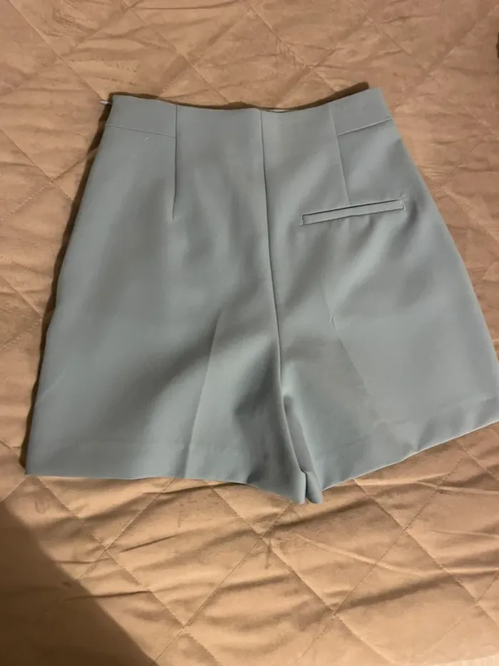 Short bleu ciel Zara - photo numéro 3