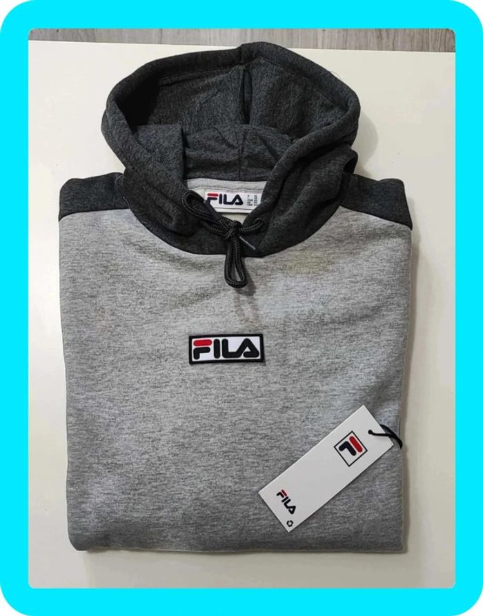 Sweat a capuche FILA taille XS NEUF jamais porté avec étiquette