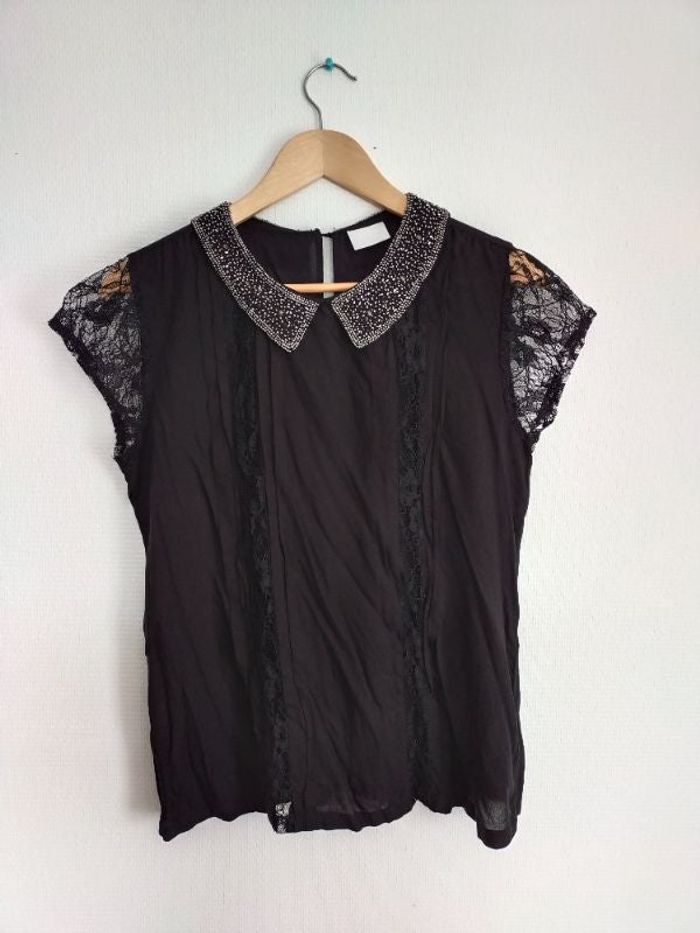 Blouse noir dentelle et perles vila