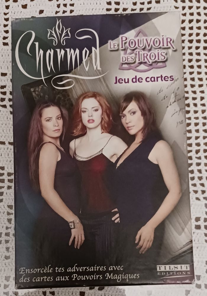 Jeu de cartes Charmed Le Pouvoir des Trois (petite boîte grise)