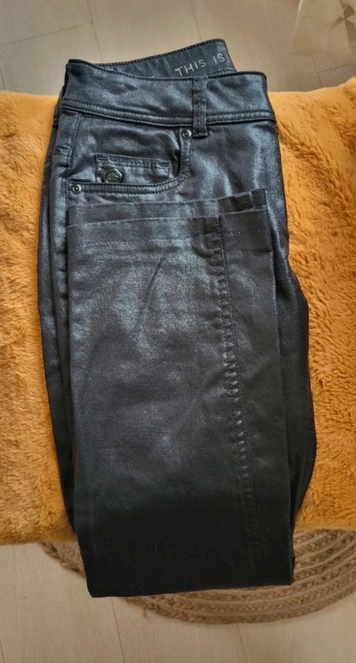 Pantalon enduit noir. Taille semi haute. Chipie soho S36/M38. Etat neuf 🥰 - photo numéro 6