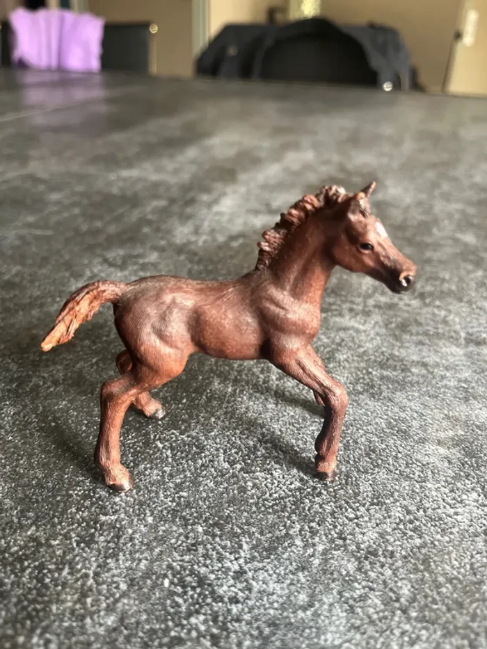 Poulain pur sang anglais schleich