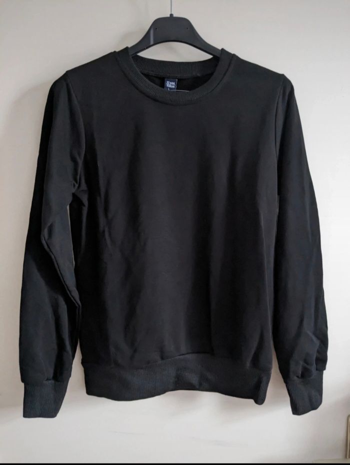 Sweat Malone fashion noir