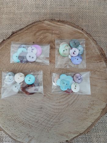Lot de 4 sachets de boutons en nacre