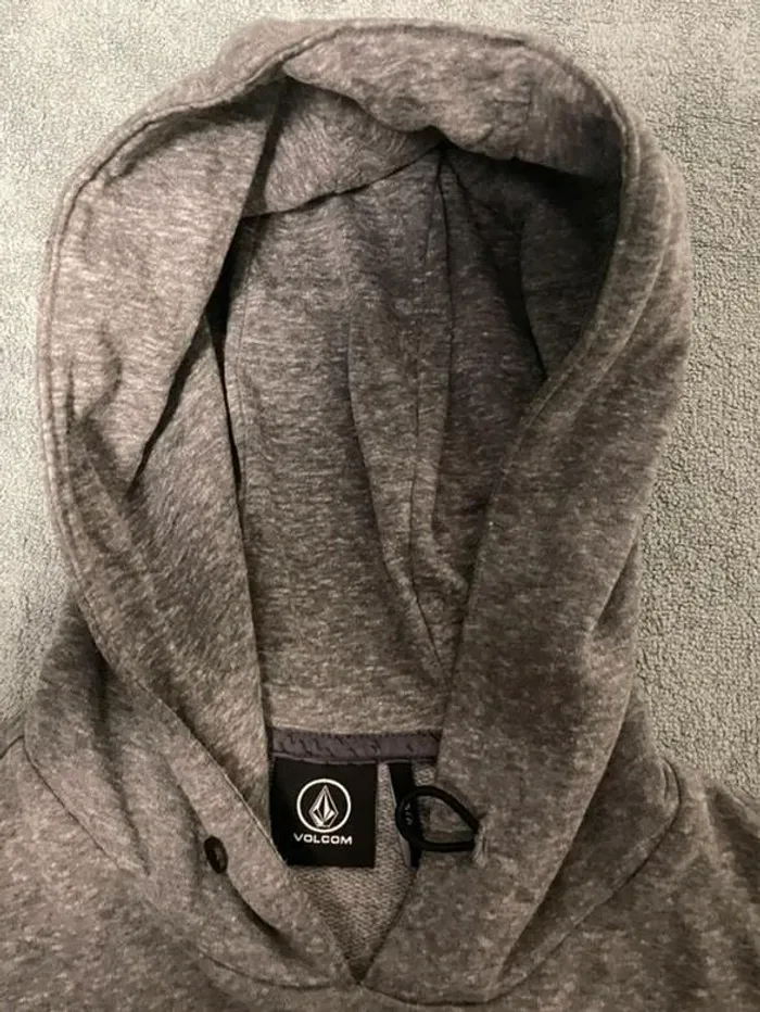 Pull a capuche Volcom - photo numéro 4