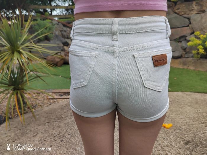 Short fille blanc - photo numéro 2