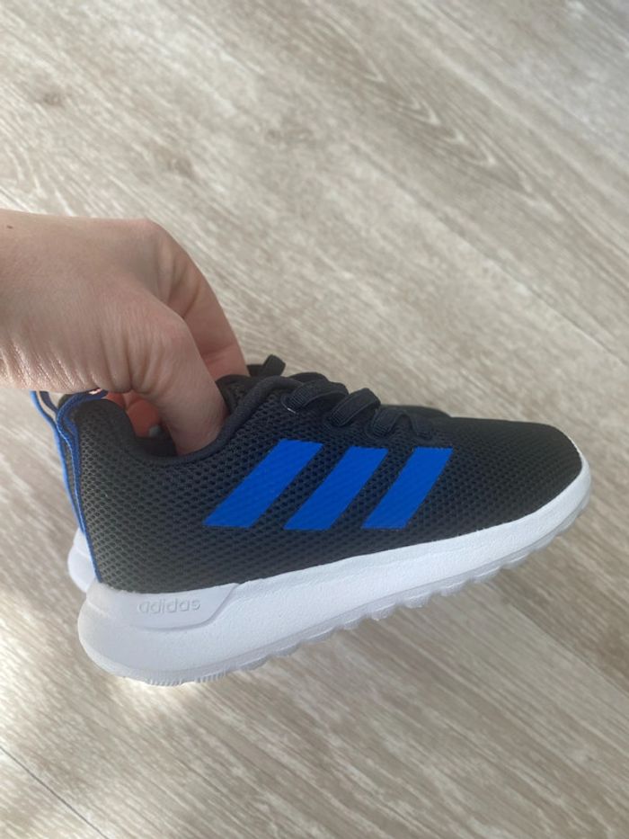 Basket adidas taille 22 neuve - photo numéro 4