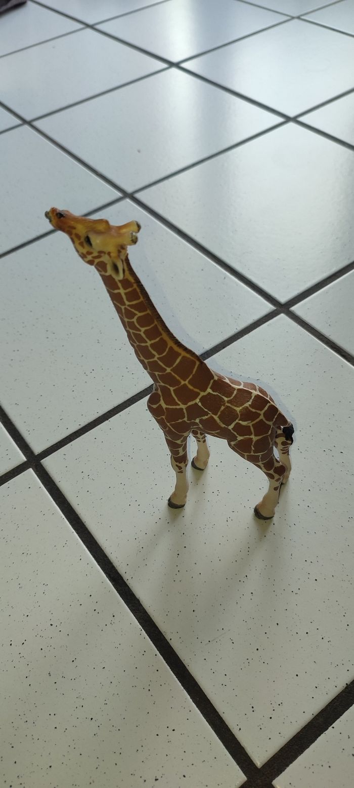 Girafe Schleich 17 cm - photo numéro 2