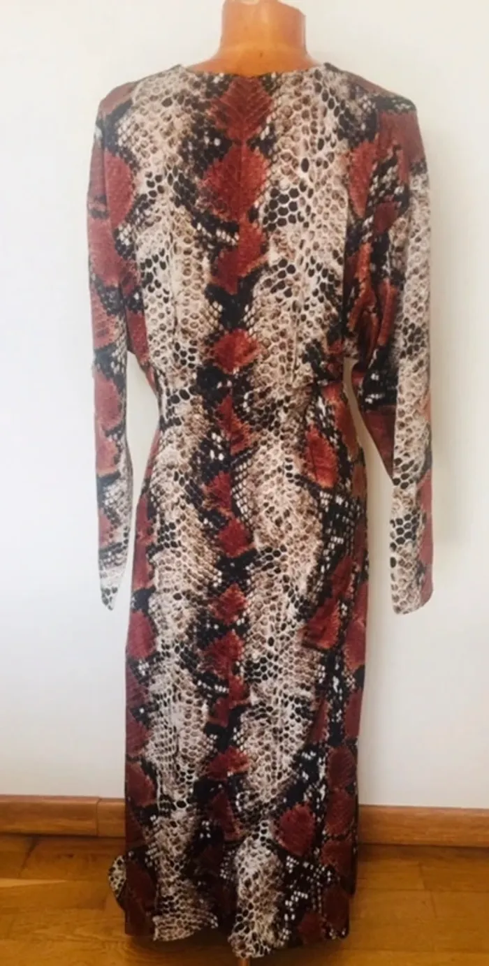 Élégante robe longue motifs python - photo numéro 3