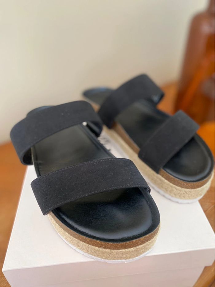 Claquette noir - photo numéro 3