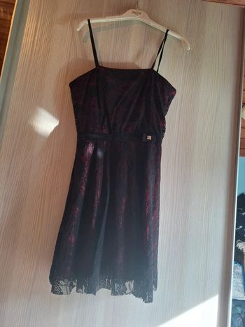 Robe rouge et noir