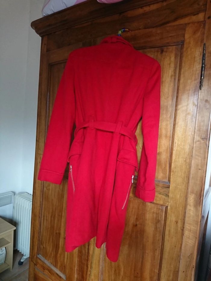 Manteau rouge - photo numéro 3