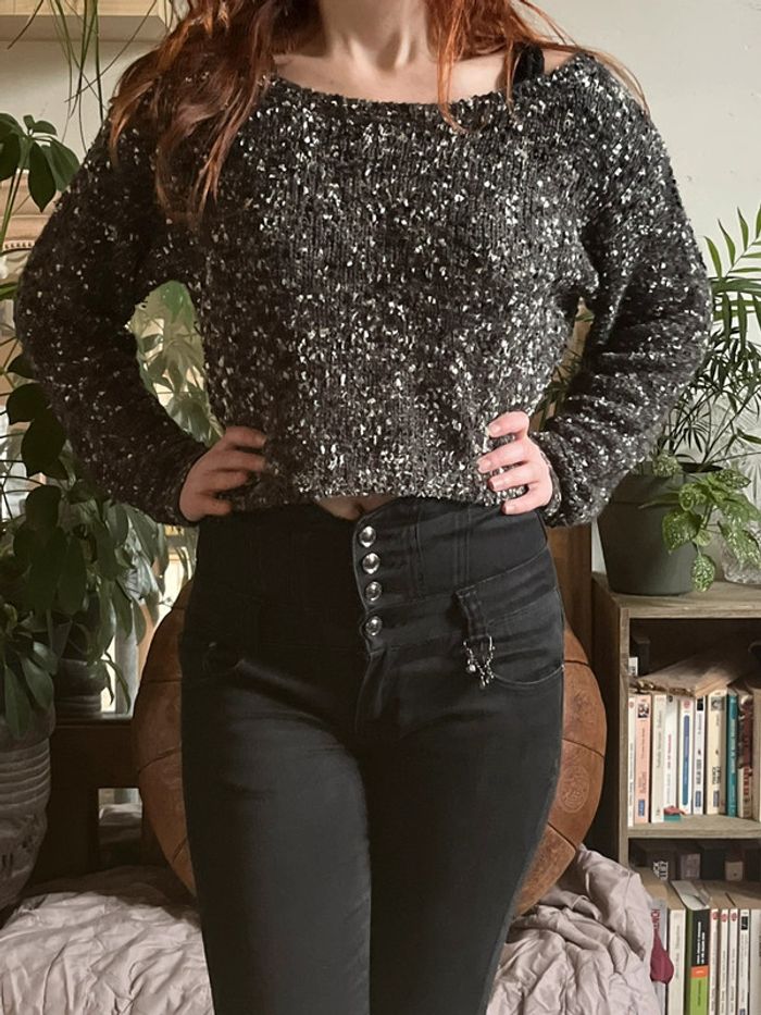 Pull crop en maille épaulés dénudées - noir, gris et blanc - photo numéro 4