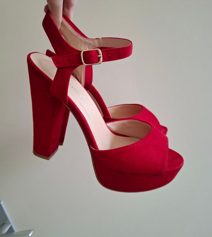 Sandales à talons rouges T38